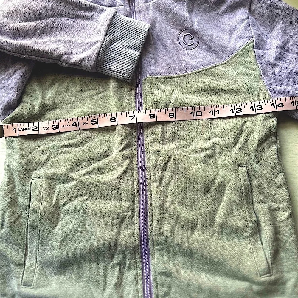 Good condition Lavender and gray packable jacket /Plush Seal kid size 8